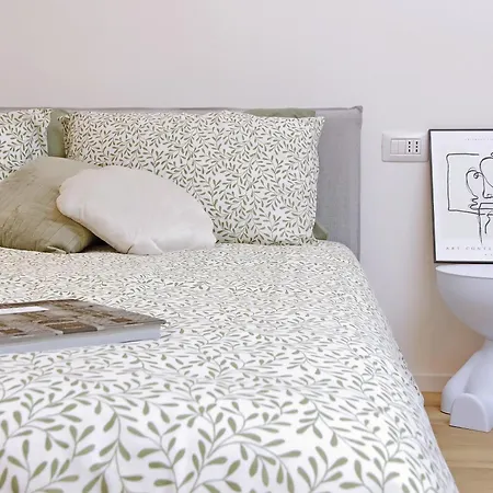 Charm San Giovanni 아파트 *